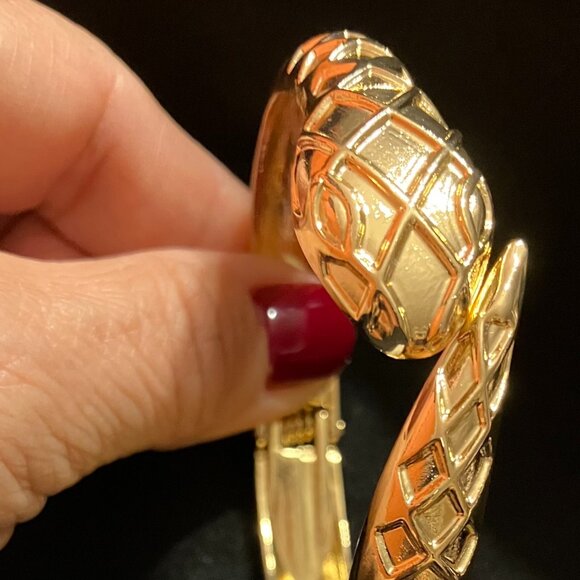 Jessica Simpson Snake Bangle/Bracelet - Picture 2 of 10